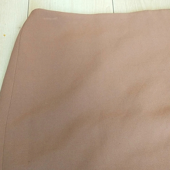 White house black market skirt - Picture 4 of 4